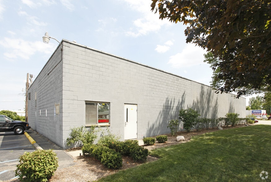 Primary Photo Of 8400 N Lilley Rd, Canton Township Auto Repair For Sale