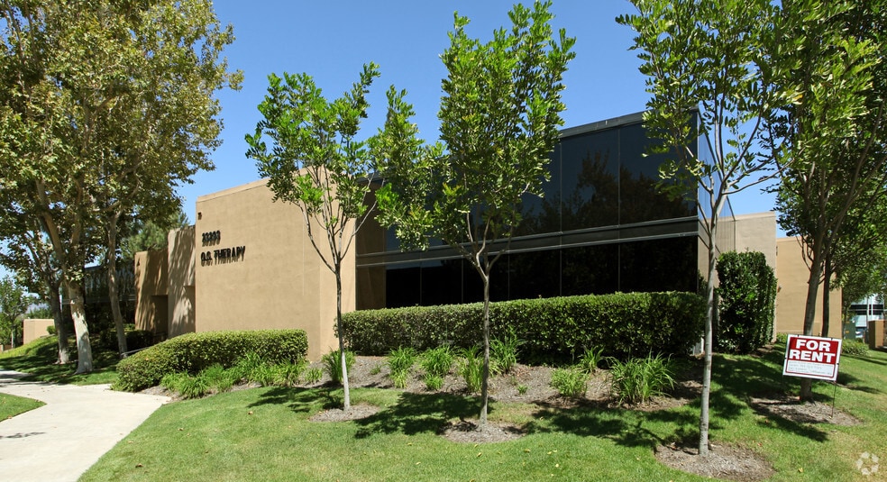 More Photos Of 23293 S Pointe Dr, Laguna Hills Medical For Lease