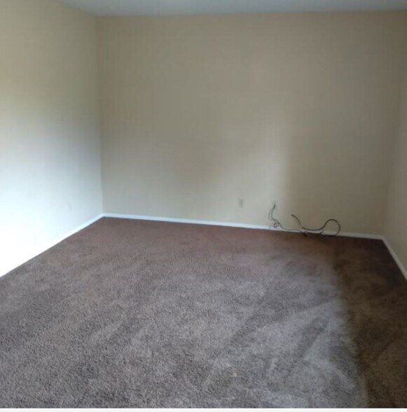 More Photos Of 1007 Richey Dr, Gladewater Apartments For Sale
