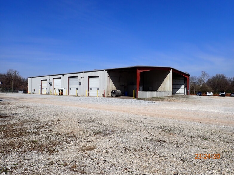 More Photos Of 301 S Bloomington St, Lowell Warehouse For Sale