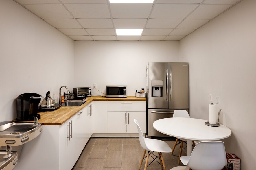 More Photos Of 2255 Centre Ave, Bellmore Office For Sale