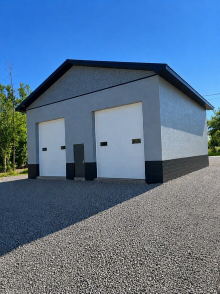 More Photos Of 3636 S Benzing Rd, Orchard Park Warehouse For Lease