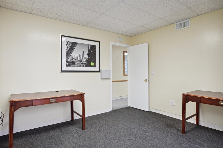 More Photos Of 22610 Rosewood St, Oak Park Office Residential For Sale