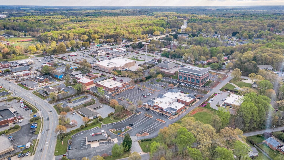 More Photos Of 435 Dolley Madison Rd, Greensboro Freestanding For Lease