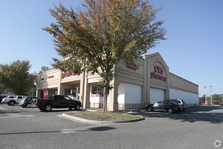 More Photos Of 209 S Temple Ave, Starke Drugstore For Lease