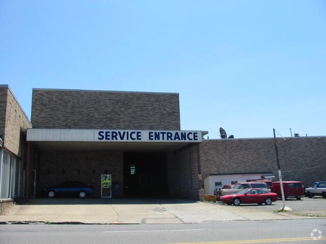 More Photos Of 730 S Market Ave, Canton Warehouse For Sale