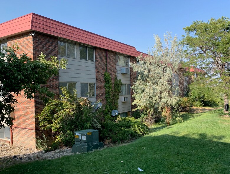 More Photos Of 2401 Grandview Pl, Casper Apartments For Sale