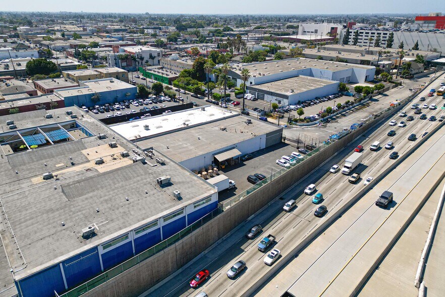 More Photos Of 341 W 31st St, Los Angeles Warehouse For Sale