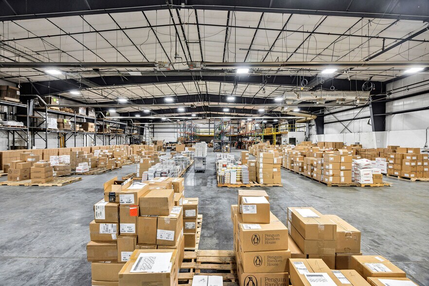 More Photos Of 3775 N 200 W, Hyde Park Service For Lease