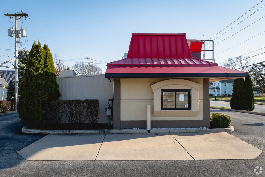 More Photos Of 204 N Benton St, Oak Harbor Storefront For Sale