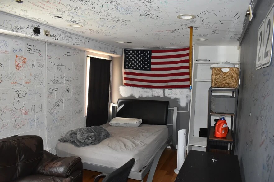 More Photos Of 16 Lisle Ave, Binghamton Sorority Fraternity House For Sale