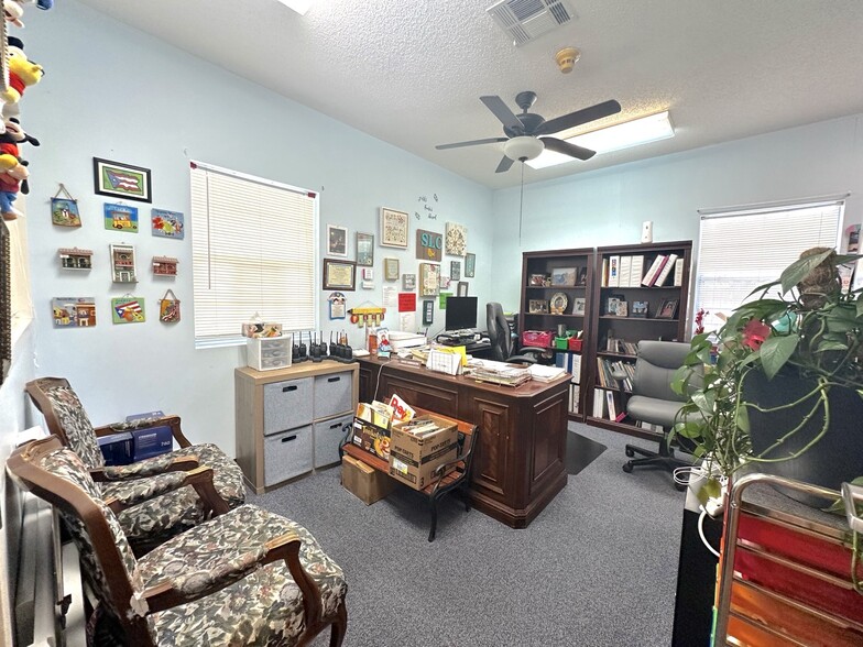 More Photos Of 794 King George Blvd, Savannah Schools For Sale