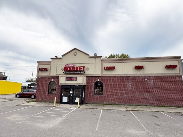 More Photos Of 8875 Dixie Hwy, Ira Freestanding For Lease