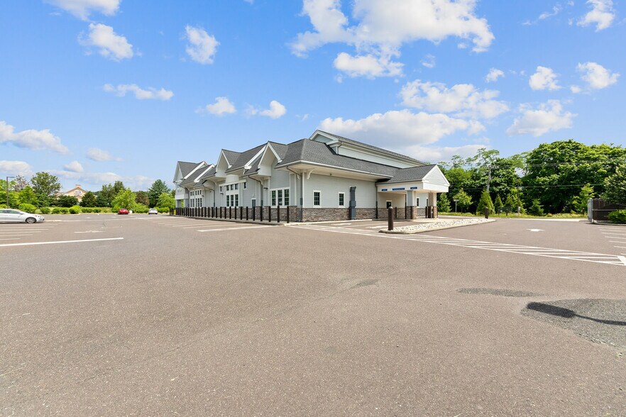 More Photos Of 5707 Easton Rd, Pipersville Freestanding For Sale