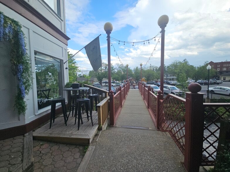 More Photos Of 46 Main St, Warwick Office Residential For Sale