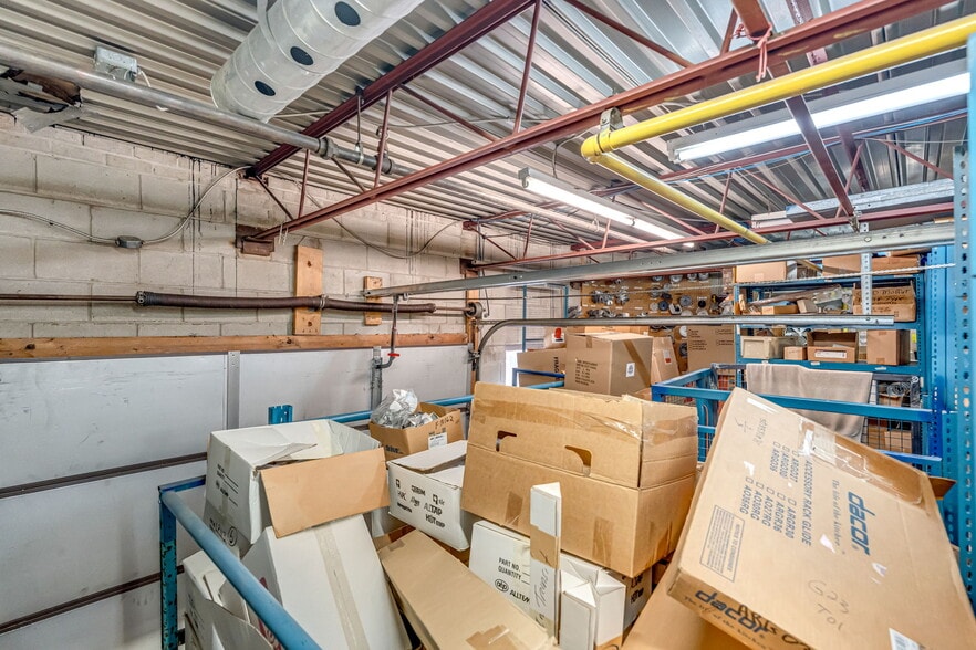 More Photos Of 750 Oakdale Rd, Toronto Flex For Sale