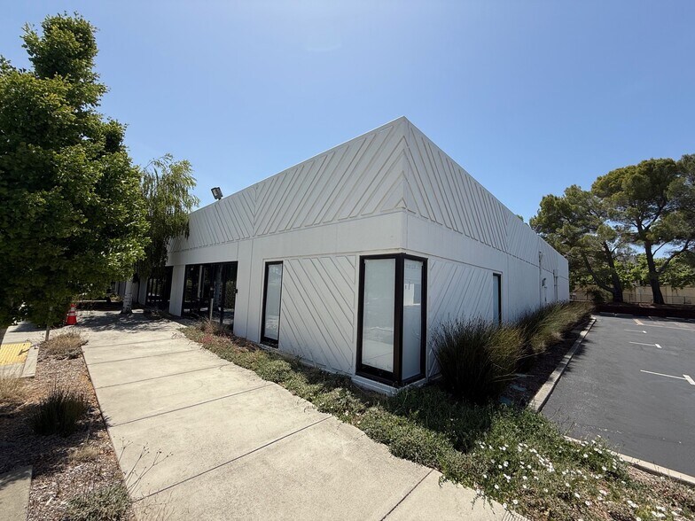 More Photos Of 10161-10181 Bubb Rd, Cupertino Research And Development For Lease