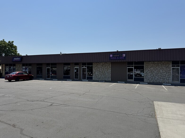 More Photos Of 680 South Ave, Gustine General Retail For Lease