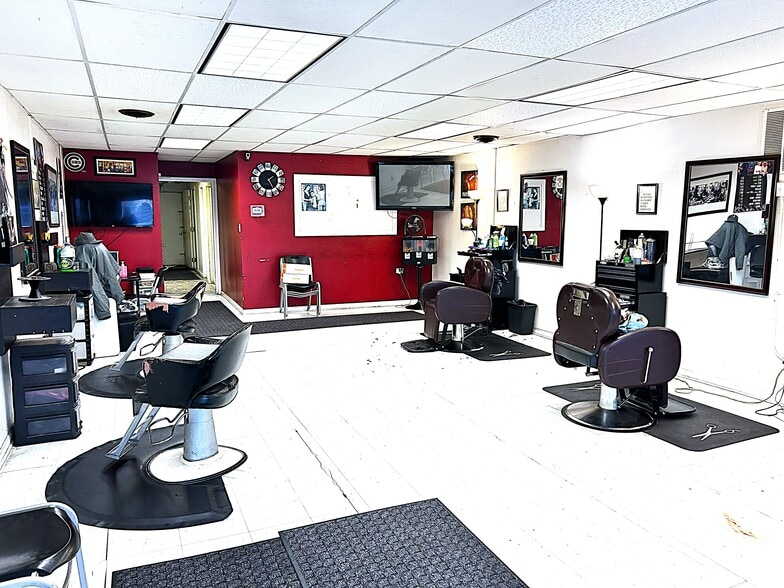More Photos Of 3620 W Division St, Chicago Storefront For Sale