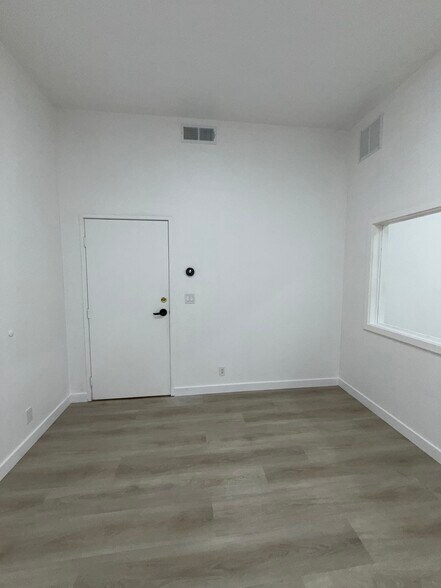 More Photos Of 4768 Park Granada, Calabasas Office For Lease