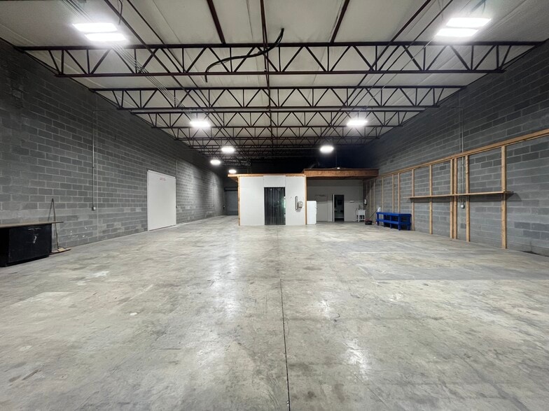 More Photos Of 1705 Orr Industrial Ct, Charlotte Industrial For Lease
