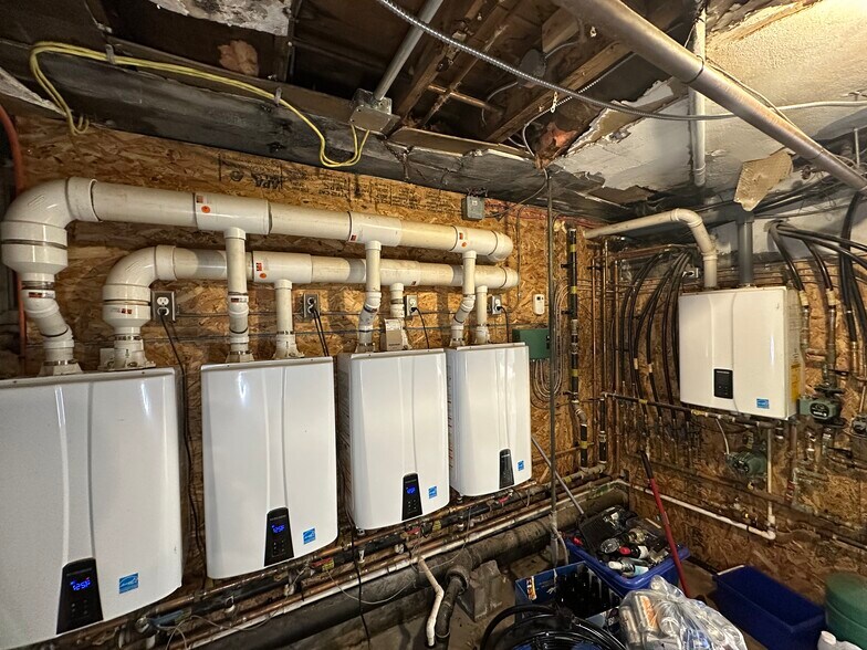 More Photos Of 171 Mission Rd, Wawa Hotel For Sale