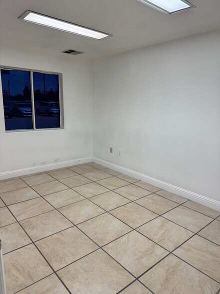 More Photos Of 112 Belle Ter, Bakersfield Truck Terminal For Lease