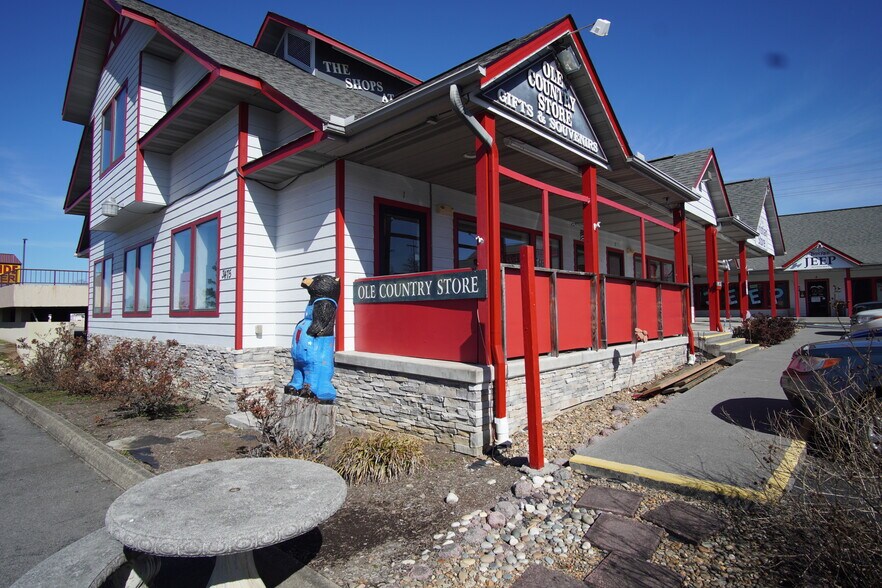 More Photos Of 3475 Parkway, Pigeon Forge General Retail For Sale