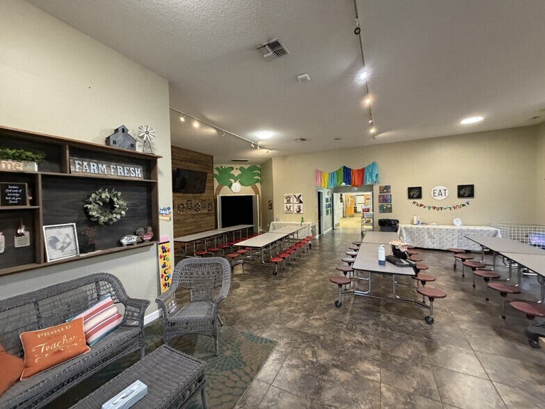More Photos Of 3168 Hands Mill Hwy, York Specialty For Lease