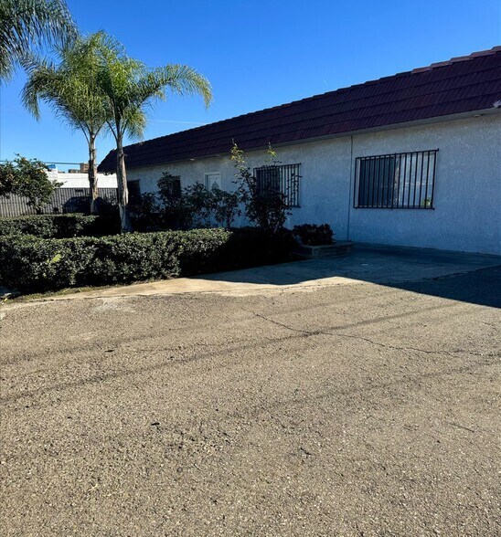 More Photos Of 1394 E 9th St, Pomona Contractor Storage Yard For Sale