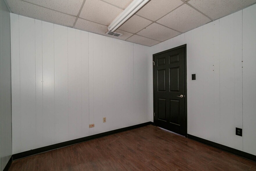 More Photos Of 717 E Loop 281, Longview Industrial For Lease