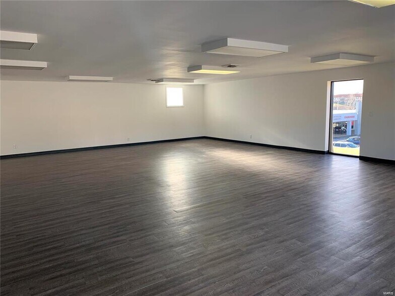 More Photos Of 2300-2314 W Osage St, Pacific Freestanding For Lease