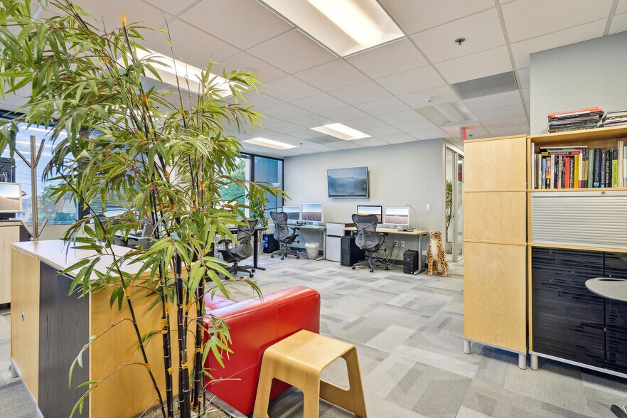 More Photos Of 4350 East-West Hwy, Bethesda Office For Lease