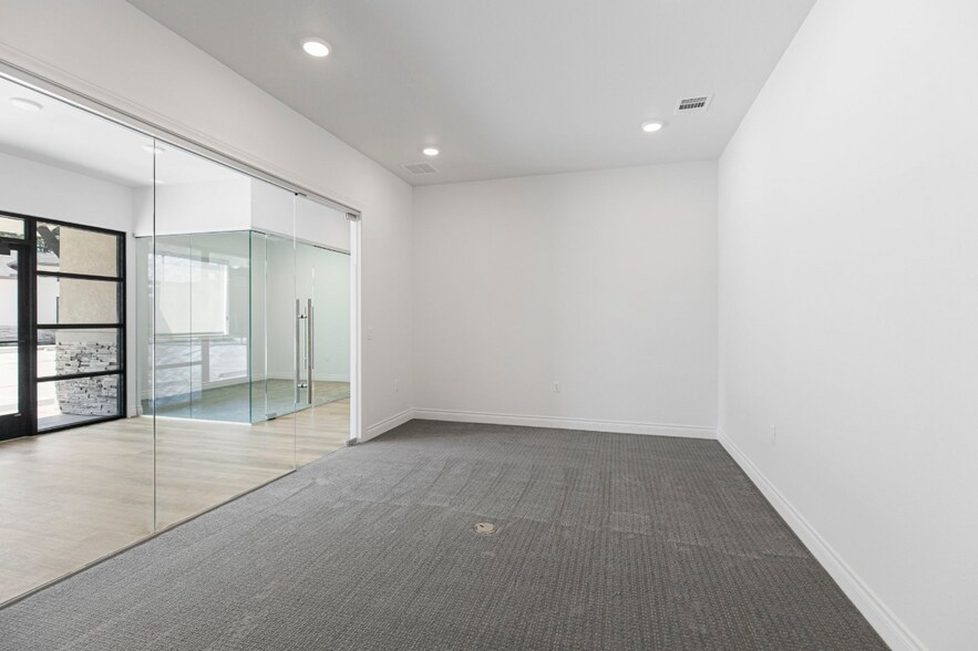 More Photos Of 19023 Stuebner Airline Rd, Spring Office For Sale