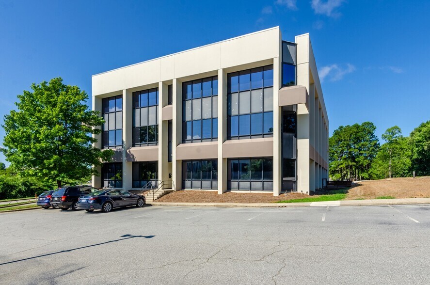 More Photos Of 1 Centerview Dr, Greensboro Unknown For Lease