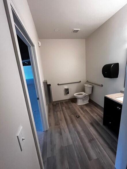 More Photos Of 520 J F Smith Ave, Slidell Distribution For Sale