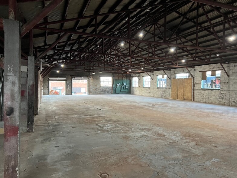 More Photos Of 2833 Washington St, Avondale Estates Storefront For Lease