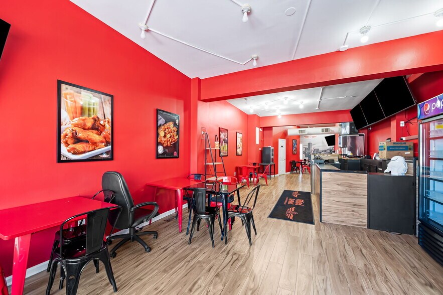 More Photos Of 13 W Allegheny Ave, Towson Storefront For Sale