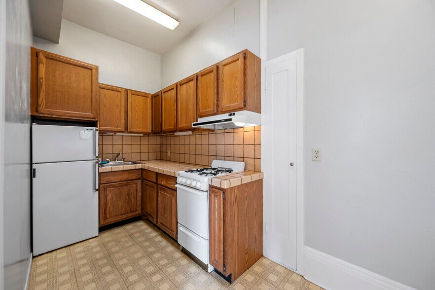 More Photos Of 2 Hugo St, San Francisco Multifamily For Sale