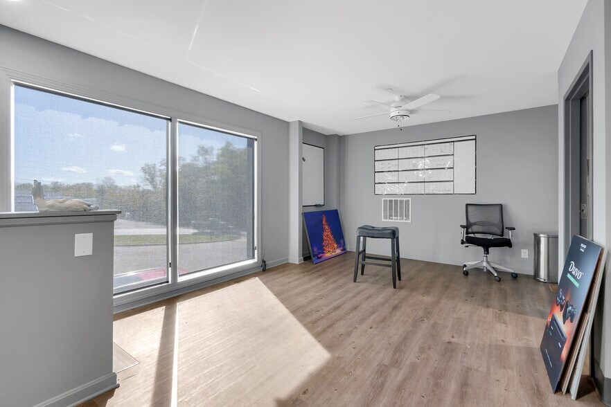 More Photos Of 10005-10007 Bunsen Way, Louisville Warehouse For Sale