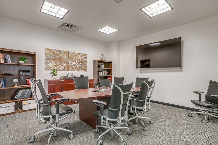 More Photos Of 85 Village Ln, Colleyville Office For Sale