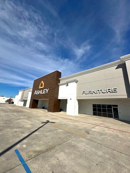 More Photos Of 1620 Martin Luther King Jr Blvd, Houma Distribution For Lease