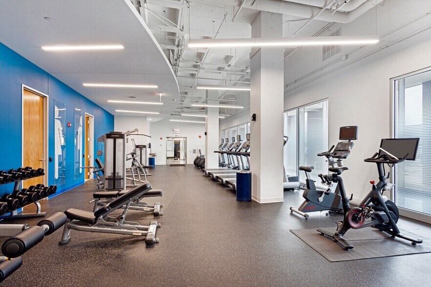 More Photos Of 1301 W 22nd St, Oak Brook Office For Lease