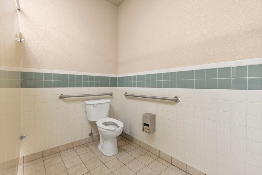 More Photos Of 800 Waterglen Dr, Fort Collins Freestanding For Sale