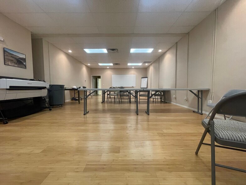 More Photos Of 1006 Aultman St, Ely Office For Sale