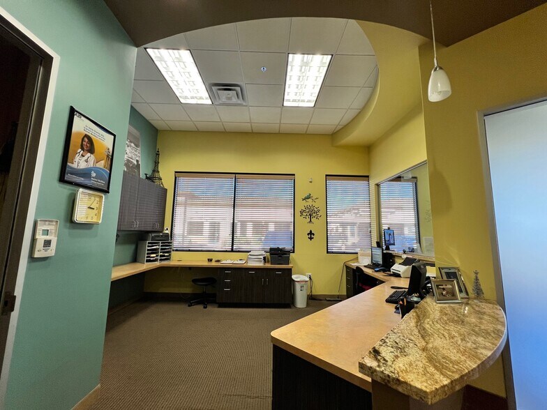 More Photos Of 9515 W Camelback Rd, Phoenix Office For Sale