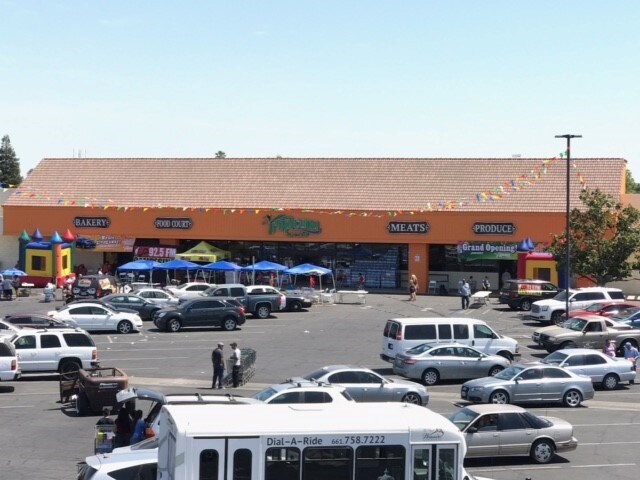 More Photos Of 2351-2445 Highway 46, Wasco General Retail For Lease
