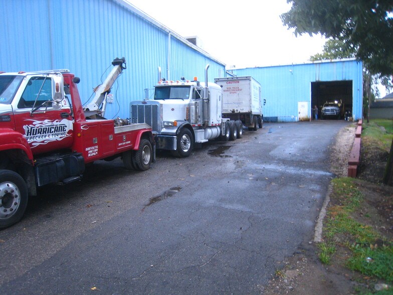 More Photos Of 500 Hunt Ave, Charleston Warehouse For Sale