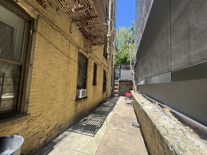 More Photos Of 2406 Lorillard Pl, Bronx Apartments For Sale