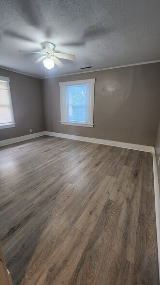 More Photos Of 400 E Sherman St, Hutchinson Apartments For Sale